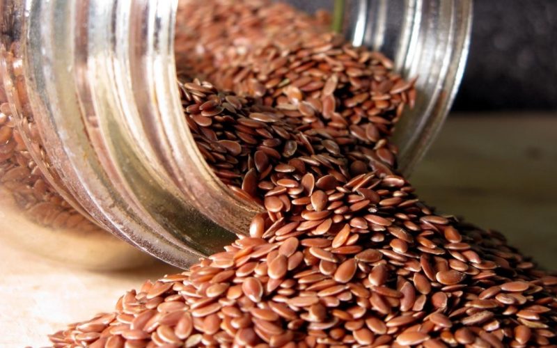 benefícios da semente de linhaça para a saúde