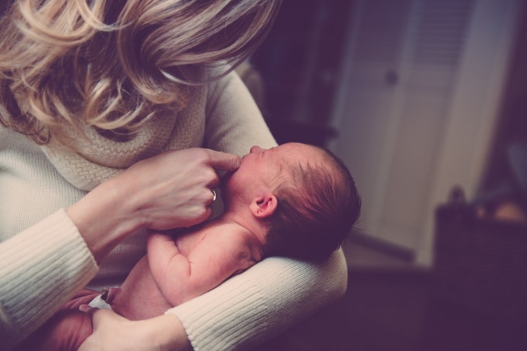 principais cuidados com o bebê recém nascido