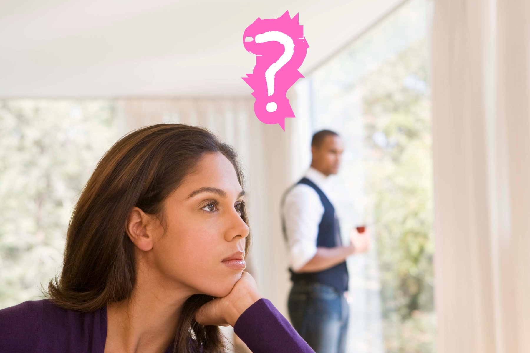 Descubra como identificar se sua namorada está pensando em terminar, com base em sinais de comportamento e comunicação.