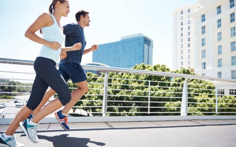 Descubra o que é PACE na corrida, como calcular seu ritmo ideal e use nossa calculadora para melhorar sua performance em treinos e provas.