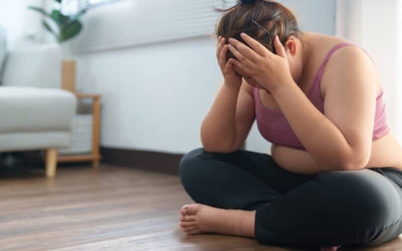 Descubra porque é tão difícil emagrecer com saúde e como os Ozenvitta benefícios podem ajudar no processo de forma sustentável.